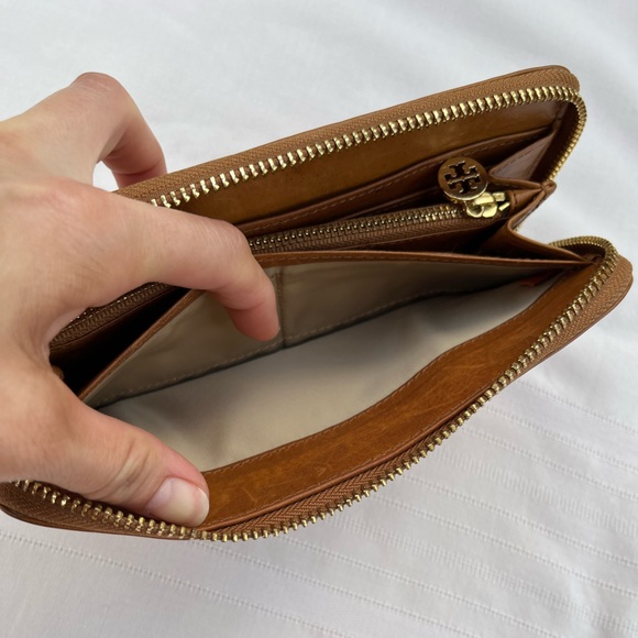 Tory Burch DENA Continental Wallet Full Zip Leather - Picture 9 of 13